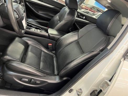 Used 2017 Nissan Maxima 3.5 SV FWD image 11