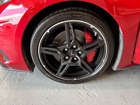 Used 2022 Chevrolet Corvette Stingray Premium Cpe w/ Z51 Performance Package RWD image 27