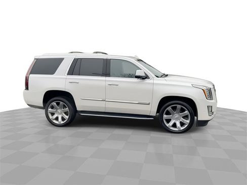 Used 2020 Cadillac Escalade Premium Luxury image 9