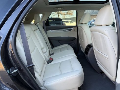 Used 2017 Cadillac XT5 Luxury w/ Driver Awareness Package image 19