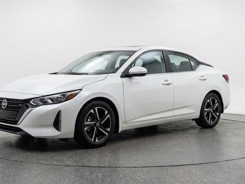 Used 2025 Nissan Sentra SV FWD image 3