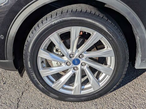 Used 2021 Ford Escape Titanium w/ Titanium Elite Package AWD/4WD image 12