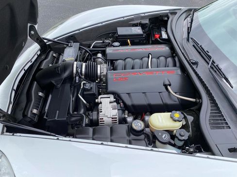 Used 2007 Chevrolet Corvette Coupe w/ Performance Package RWD image 34