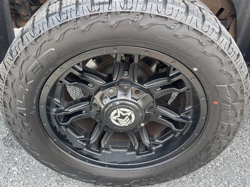 Used 2014 Chevrolet Tahoe LT w/ Luxury Package AWD/4WD image 8