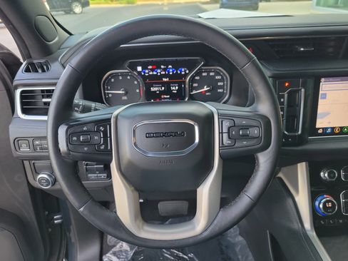 Used 2021 GMC Yukon XL Denali w/ Denali Ultimate Package image 32