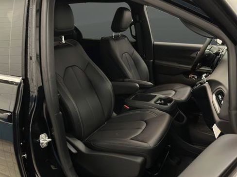 New 2026 Chrysler Voyager LX image 24