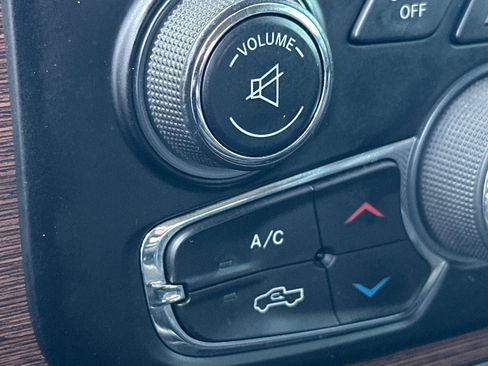 Used 2017 RAM 1500 Laramie image 27