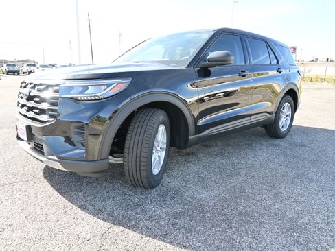 New 2026 Ford Explorer Active image 8