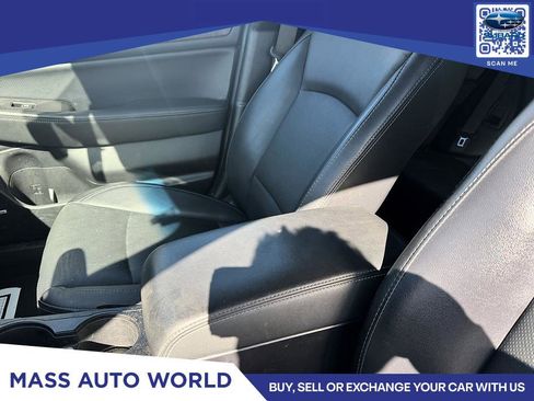Used 2017 Subaru Outback 2.5i Limited AWD/4WD image 7