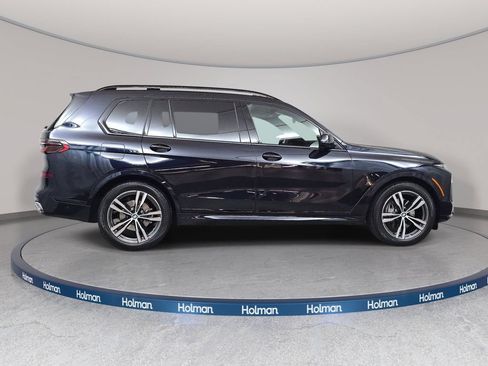 Used 2025 BMW X7 xDrive40i w/ M Sport Package AWD/4WD image 5