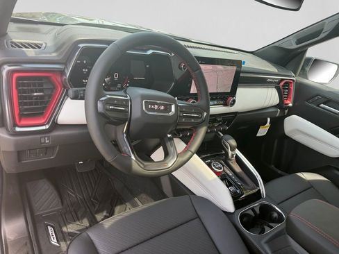 New 2026 GMC Canyon AT4X w/ LPO, Black Badging Package AWD/4WD image 12