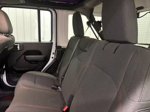 Used 2024 Jeep Wrangler Unlimited Rubicon w/ Technology Group AWD/4WD image 10