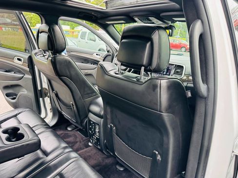 Used 2018 Jeep Grand Cherokee Overland AWD/4WD image 36