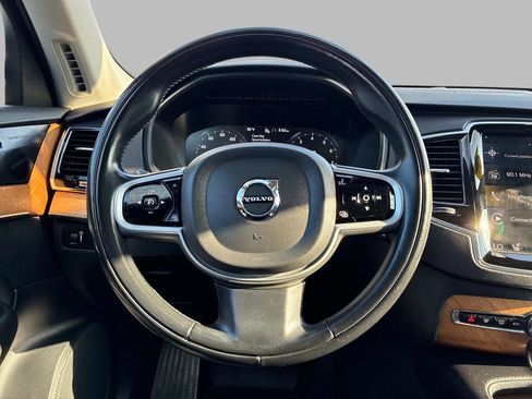 Used 2021 Volvo XC90 T6 Momentum AWD/4WD image 21
