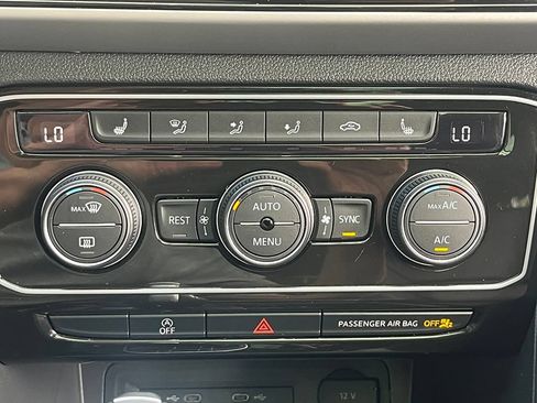Used 2022 Volkswagen Atlas SE AWD/4WD image 25