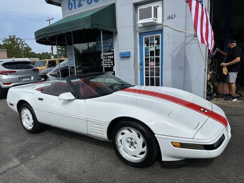 Used 1991 Chevrolet Corvette Convertible RWD image 4