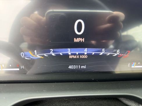 Used 2024 Jeep Grand Cherokee L Limited w/ Luxury Tech Group II image 17