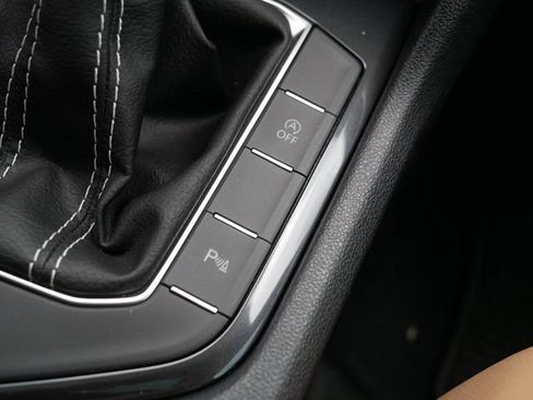 Certified 2024 Volkswagen Tiguan SE R-Line AWD/4WD image 33