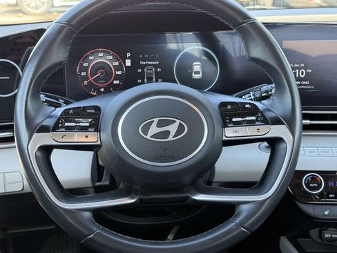 Used 2024 Hyundai Elantra Limited image 10