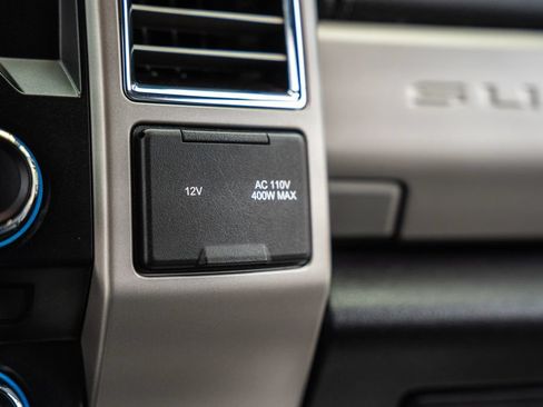 Used 2017 Ford F250 Lariat w/ Chrome Package AWD/4WD image 31