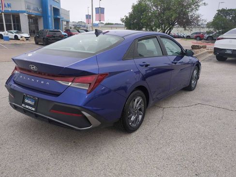 Used 2024 Hyundai Elantra SEL FWD image 8