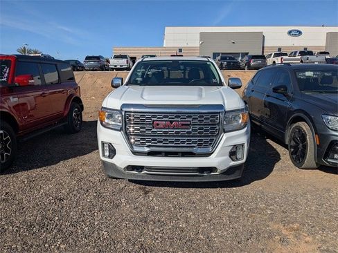 Used 2021 GMC Canyon Denali image 2