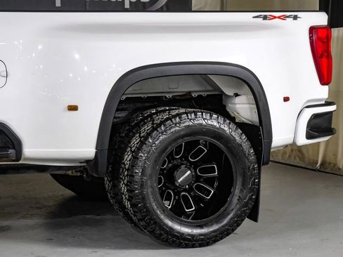 Used 2024 Chevrolet Silverado 3500 LT w/ Convenience Package image 14