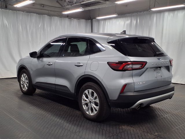 Used 2023 Ford Escape Active AWD/4WD image 2