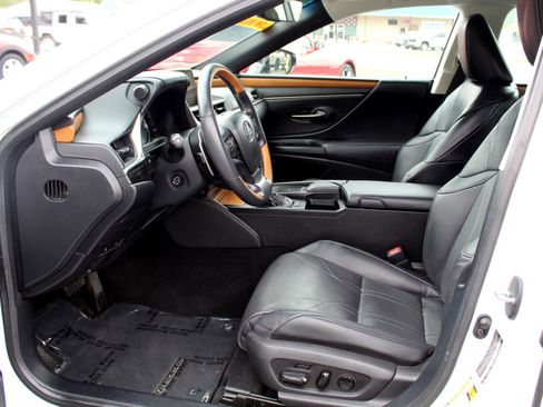 Used 2020 Lexus ES 350 w/ Luxury Package image 9