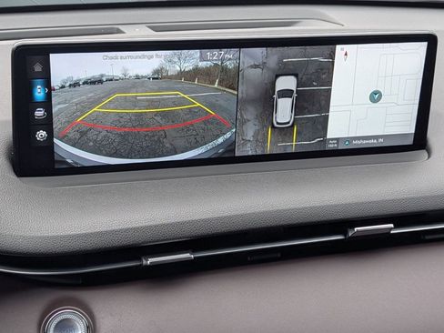 Used 2022 Genesis GV70 2.5T w/ Advanced Package image 36