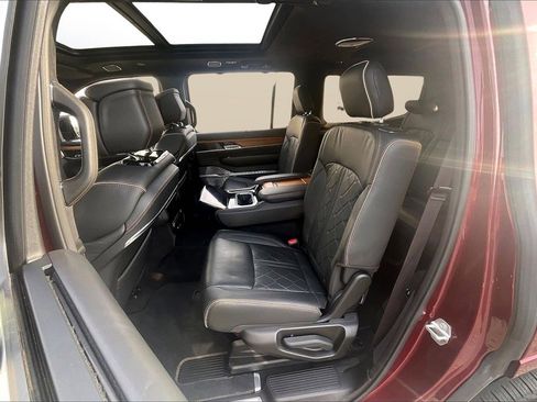 Used 2024 Jeep Grand Wagoneer Series III w/ HD Trailer Tow Package image 24