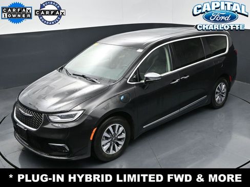 Used 2023 Chrysler Pacifica Limited FWD image 30