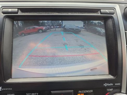 Used 2014 Toyota Camry XLE w/ Leather Package FWD image 17