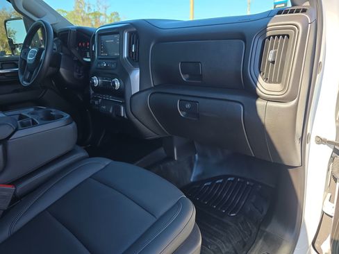 Used 2024 GMC Sierra 2500 Pro w/ 1SA Pro Safety Plus Package image 10