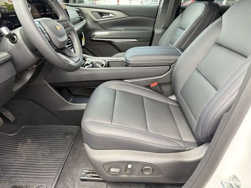 New 2026 Chevrolet Traverse LT w/ Sun and Wheel Package FWD image 15