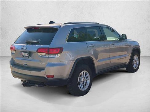 Used 2020 Jeep Grand Cherokee Laredo AWD/4WD image 5