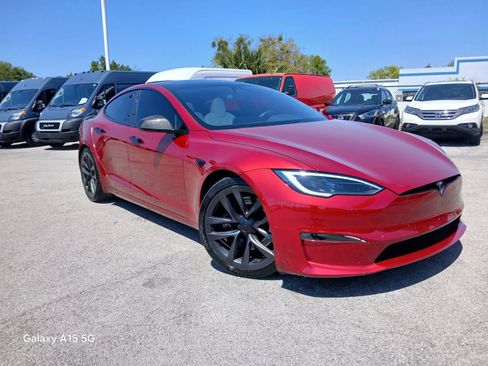 Used 2023 Tesla Model S Standard Range image 1