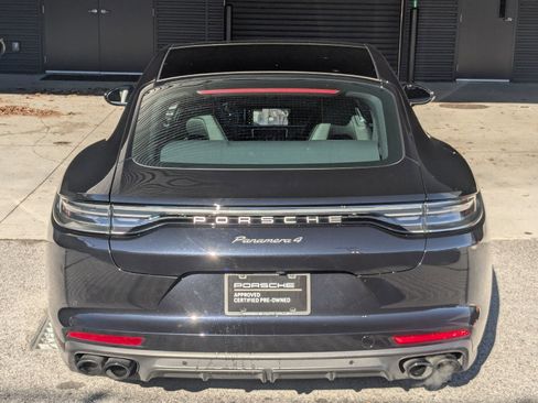 Used 2023 Porsche Panamera image 10