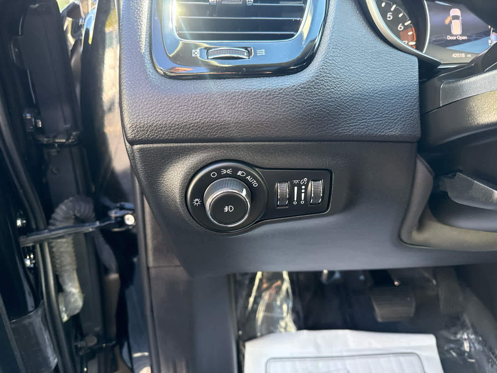 Used 2018 Jeep Compass Limited AWD/4WD image 18