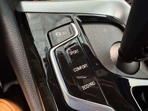 Used 2022 BMW 540i xDrive w/ Executive Package AWD/4WD image 33