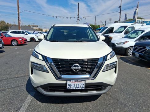 Used 2023 Nissan Rogue SV FWD image 2