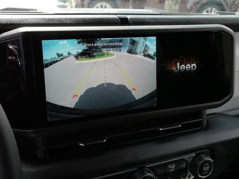 Used 2025 Jeep Wrangler Unlimited Sport AWD/4WD image 30