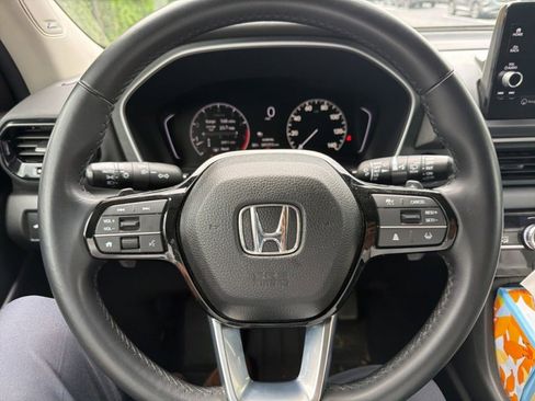 Used 2025 Honda Pilot Touring image 29