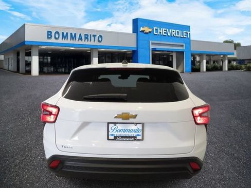 New 2026 Chevrolet Trax LS w/ LS Convenience Package FWD image 4