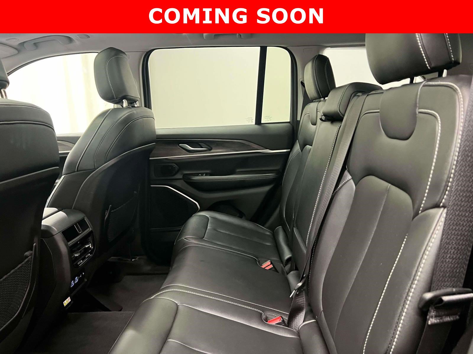 Used 2023 Jeep Grand Cherokee 4WD 4xe image 13