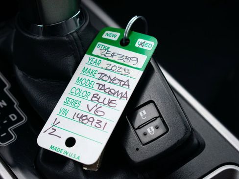 Used 2023 Toyota Tacoma Limited image 31