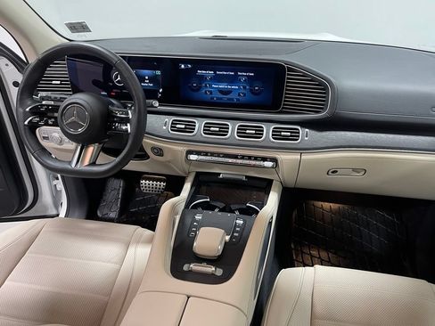 Used 2026 Mercedes-Benz GLS 450 4MATIC image 29