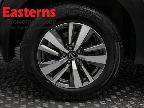 Used 2023 Nissan Pathfinder SL AWD/4WD image 30