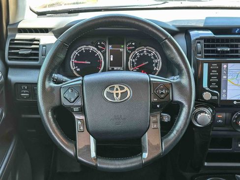 Used 2024 Toyota 4Runner TRD Off-Road Premium AWD/4WD image 26