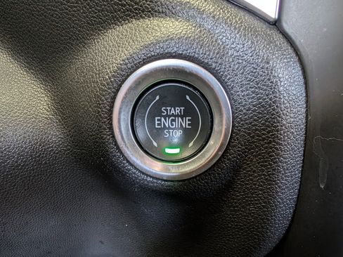 Used 2021 Chevrolet Silverado 1500 LT AWD/4WD image 32